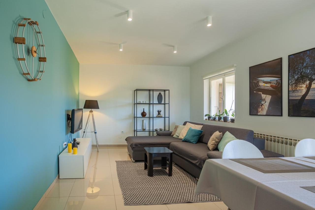 Apartman Petra Cres Zewnętrze zdjęcie