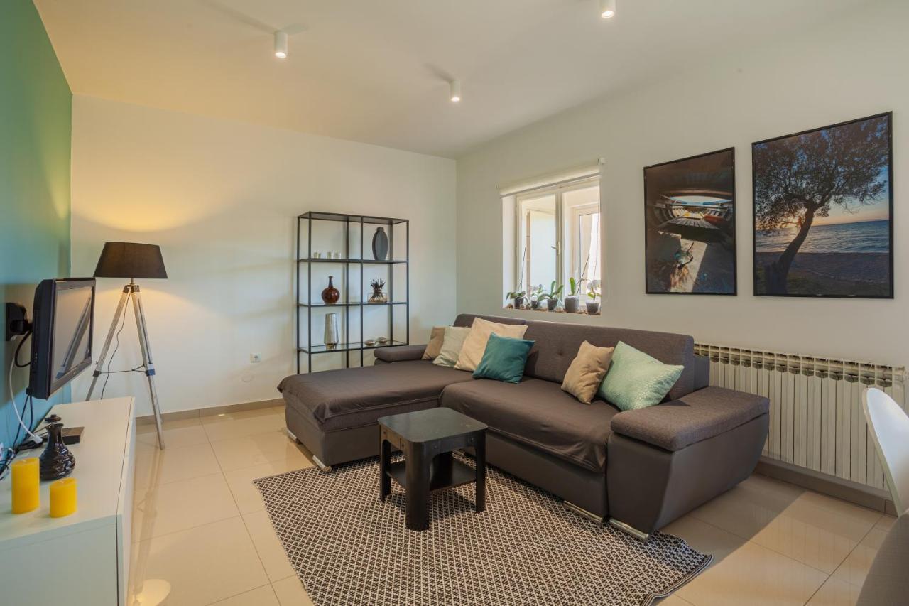 Apartman Petra Cres Zewnętrze zdjęcie